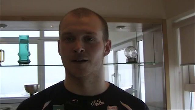 Einar Orri: Fékk olnbogaskot frá Ármanni fyrir framan Garðar