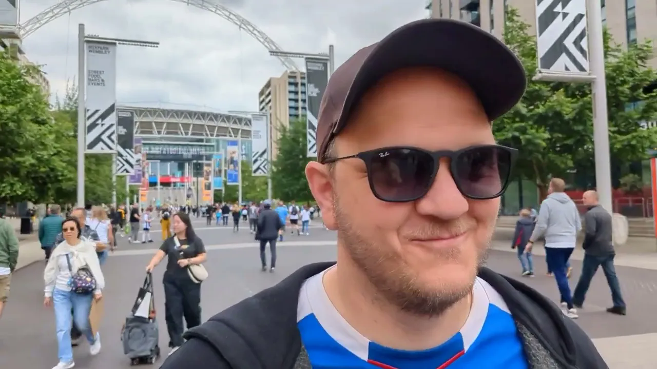 Valur á Wembley: Spenntari að sjá Arnór en Wharton